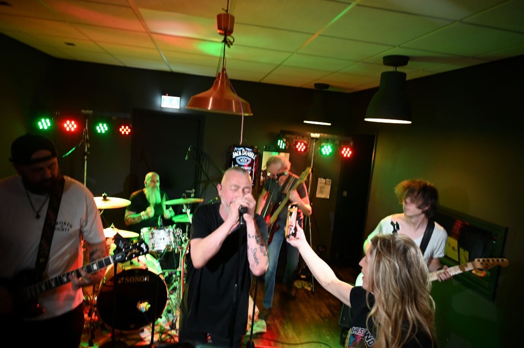 ../Images/10 jaar Ro's Barbershop 356.jpg